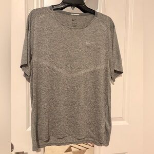 Nike Running Dri-Fit Gray Athletic T-Shirt Men’s Large Lightweight Workout Tee